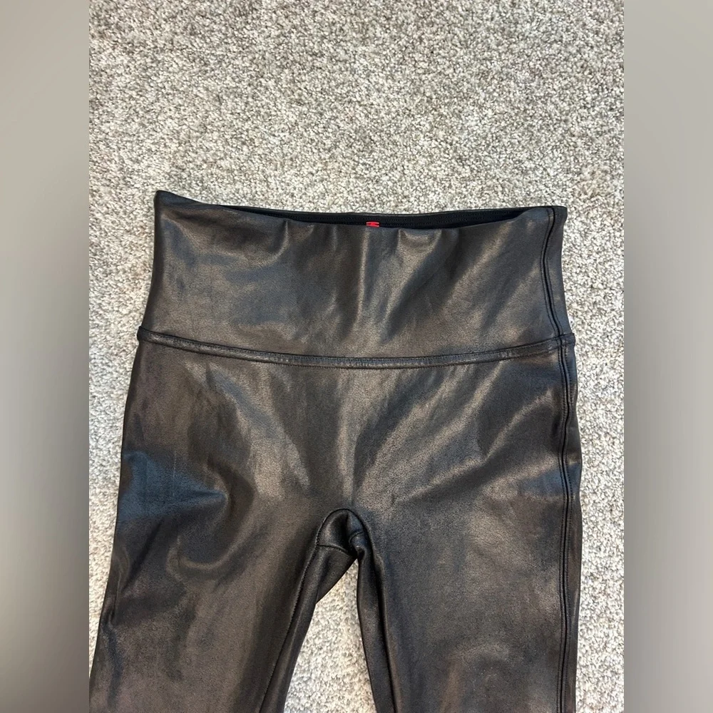 SPANX faux leather women’s Black High-Rise Leggings size small - Picture 4 of 9